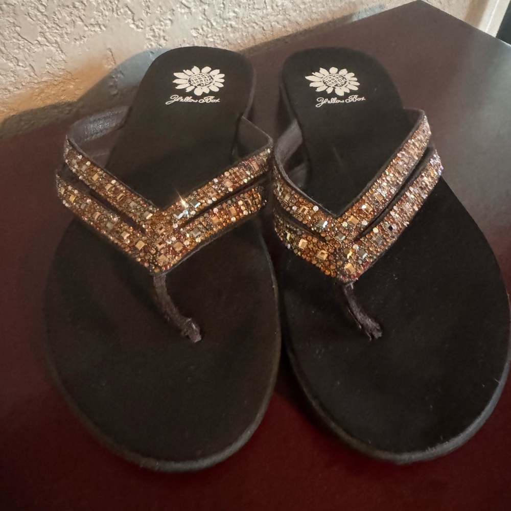 NWOT Yellowbox Women's Brown and Gold Sandals